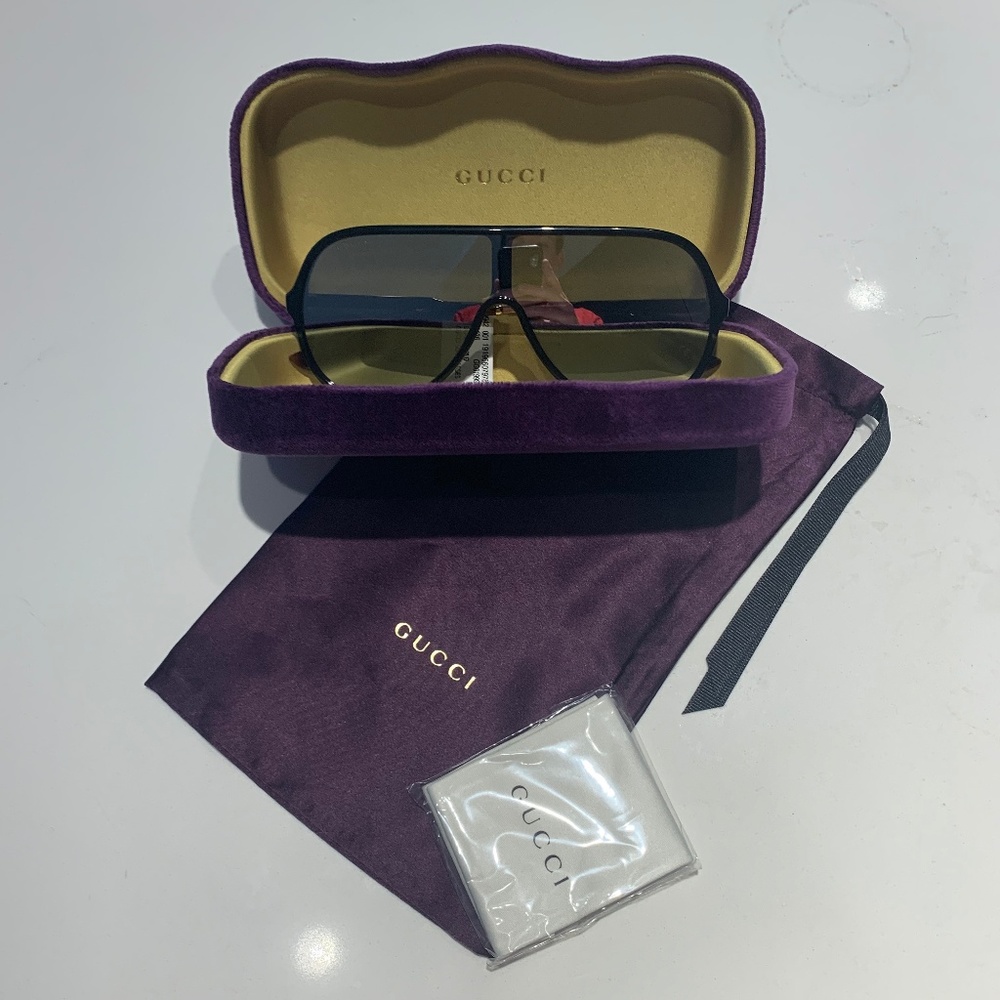 ****SOLD**** NEW GUCCI 55MM Shield Sunglasses - Picture 1 of 6